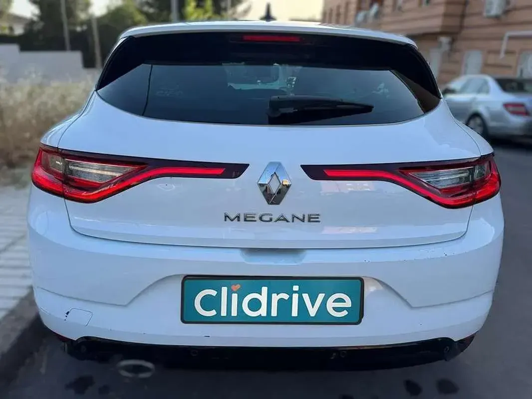 Usado Renault Mégane IV Zen 116 CV (85 kW) 2019 Blanco Berlina
