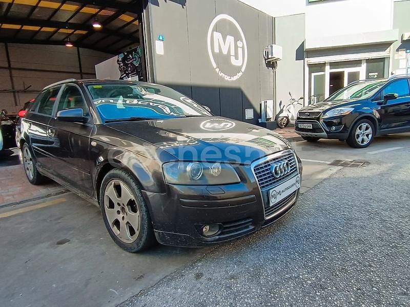 Negro Usado 2006 Audi A3 Attraction Berlina | 4490 € (Buen precio) - Imagen 1/4