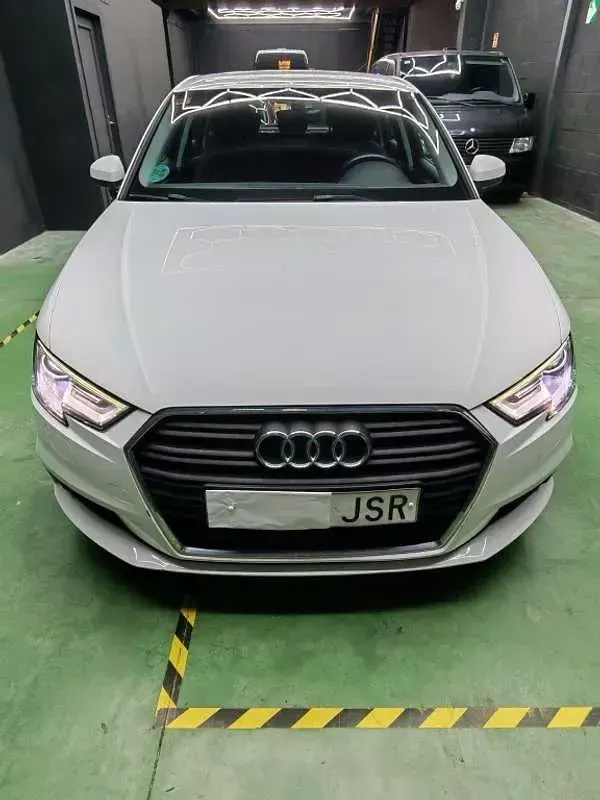 Usado Audi A3 Sportback Sport 110 CV (80 kW) 2016 Blanco Utilitario