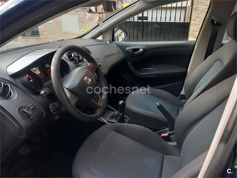 Usado Seat Ibiza I-Tech 90 CV (66 kW) 2015 Azul Berlina