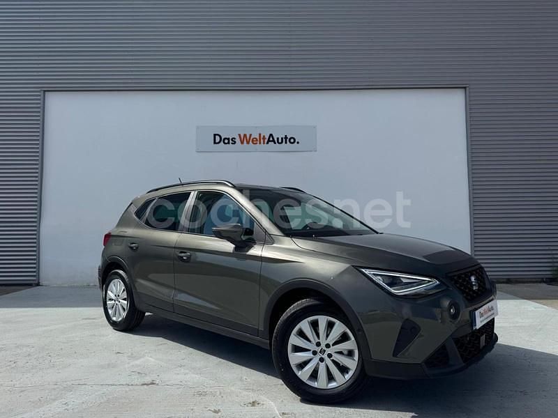 Gris / plata Nuevo 2025 Seat Arona Style SUV | 22.400 € - Imagen 1/4
