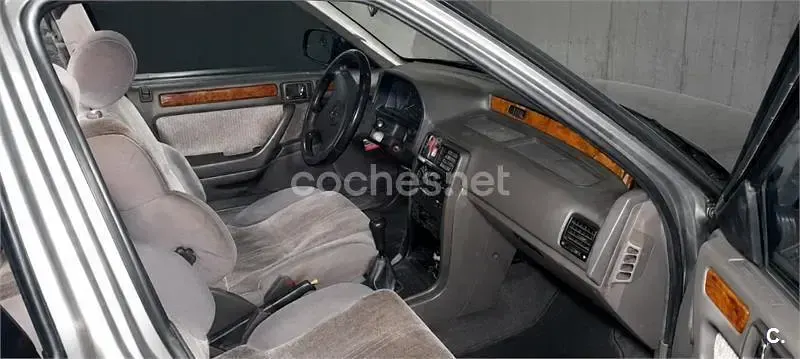 Usado Rover 400 111 CV (81 kW) 1991 Gris / plata Berlina