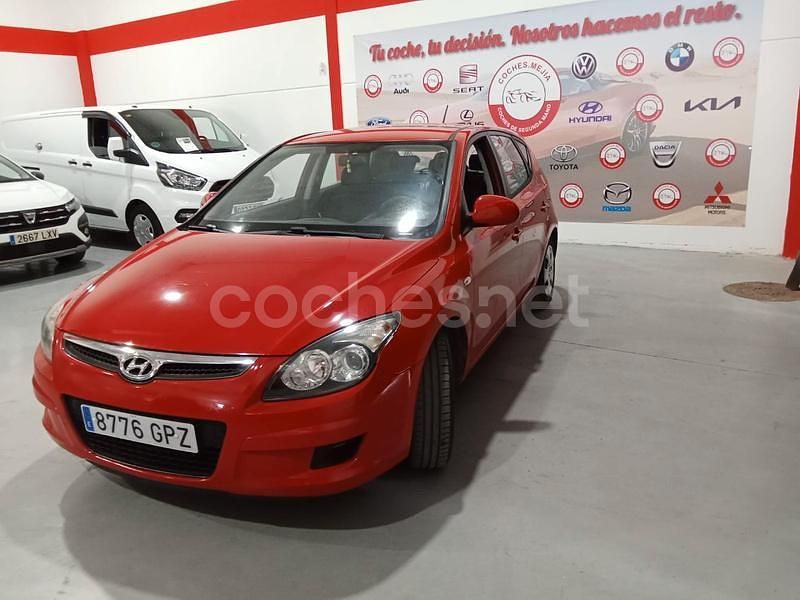 Rojo Usado 2009 Hyundai i30 Classic Berlina | 5890 € (Precio justo) - Imagen 1/4