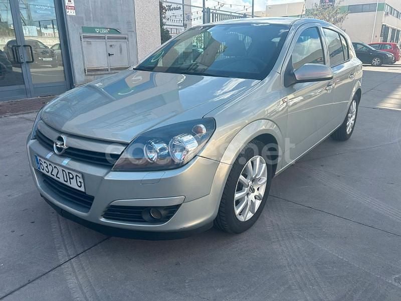 Gris / plata Usado 2005 Opel Astra Essentia Berlina | 2980 € (Precio justo) - Imagen 1/4