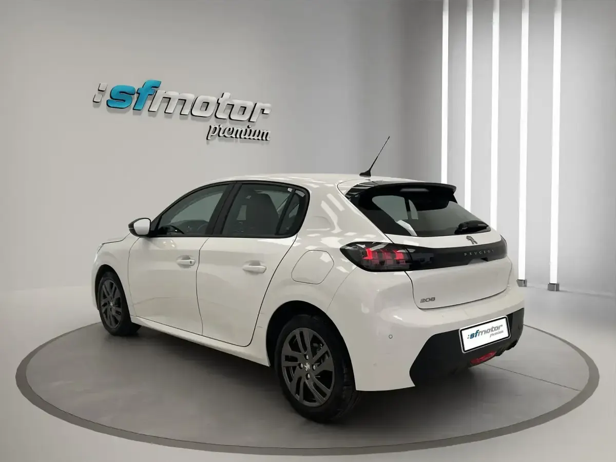 Usado Peugeot 208 Active 102 CV (75 kW) 2022 Blanco Utilitario
