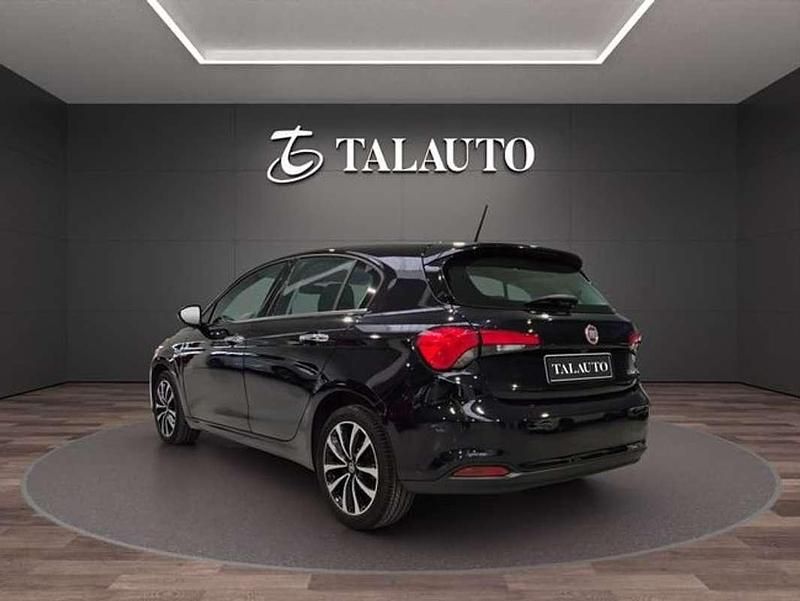 Usado Fiat Tipo Lounge 120 CV (88 kW) 2017 Negro Berlina