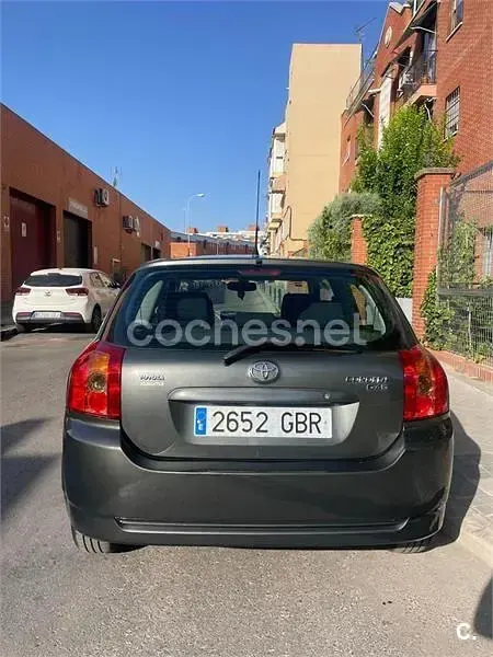 Usado Toyota Corolla Luna 116 CV (85 kW) 2007 Marrón Berlina