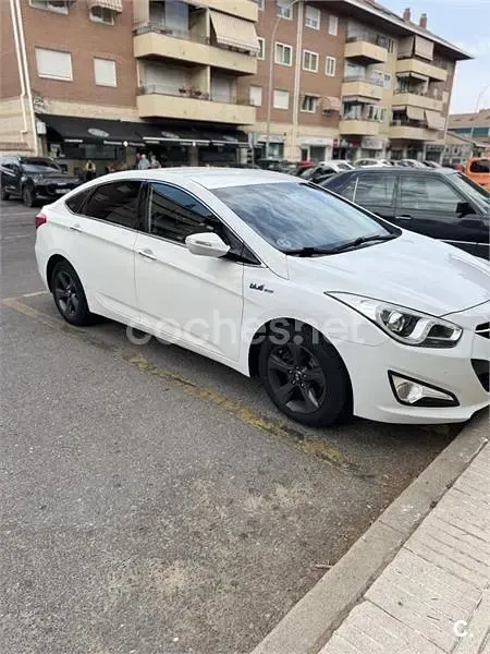 Usado Hyundai i40 136 CV (100 kW) 2013 Blanco Berlina