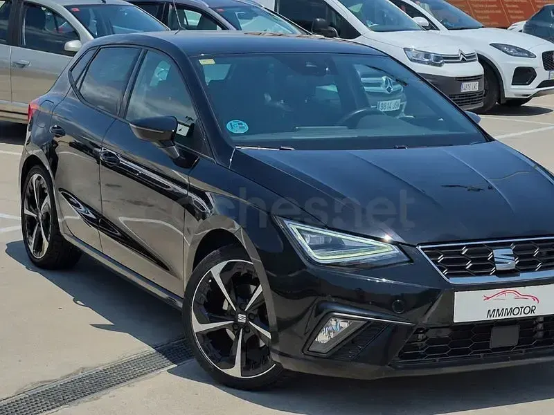 Usado Seat Ibiza FR 110 CV (80 kW) 2021 Negro Utilitario