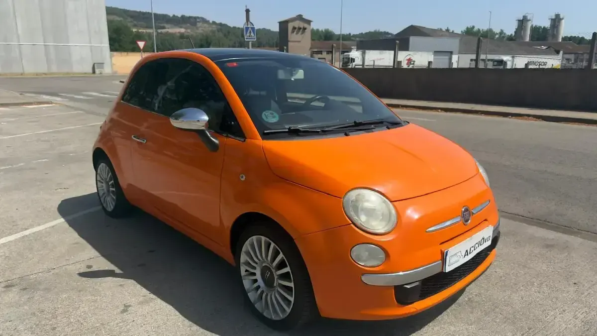 Usado Fiat 500 Lounge 69 CV (50 kW) 2011 Naranja Utilitario