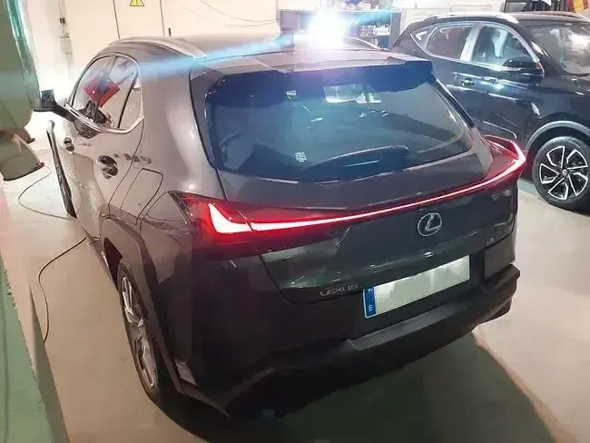 Usado Lexus UX 300e Luxury Line 150 kW (204 CV) 2022 Gris SUV