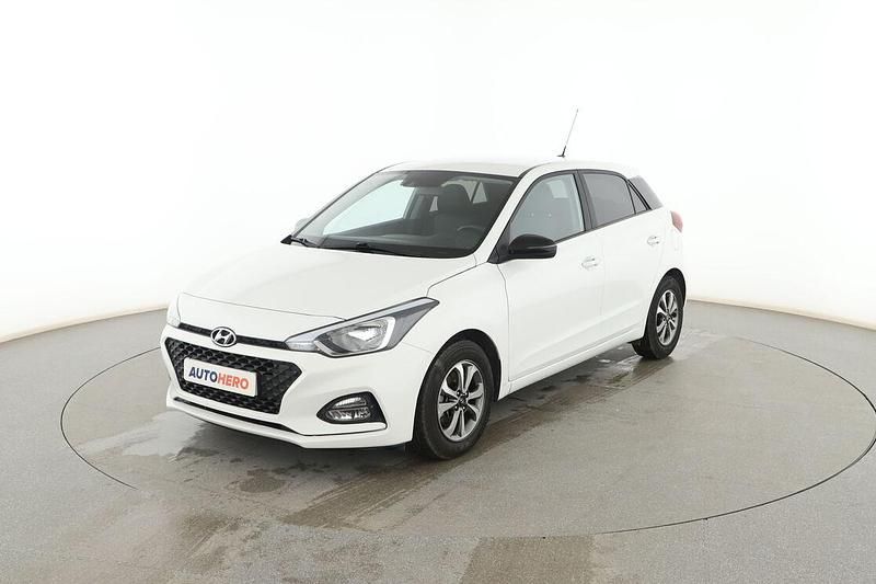 Usado Hyundai i20 101 CV (74 kW) 2020 Blanco Berlina