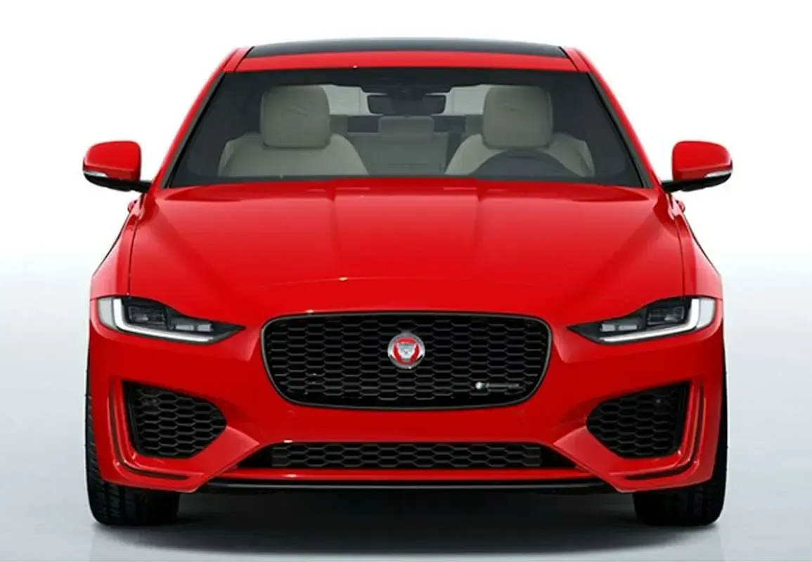 Usado Jaguar XE R-Dynamic 250 CV (183 kW) 2019 Gris Berlina