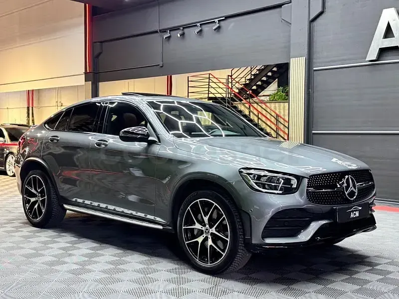 Usado Mercedes GLC300 245 CV (180 kW) 2022 Gris / plata SUV
