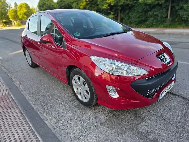 Usado Peugeot 308 Active 120 CV (88 kW) 2012 Granate Berlina