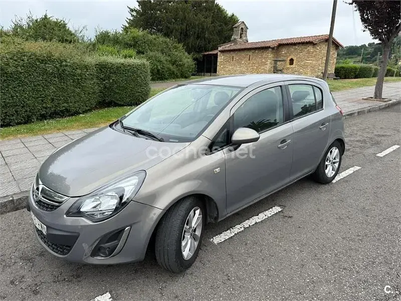 Usado Opel Corsa Color Edition 100 CV (73 kW) 2014 Gris / plata Utilitario