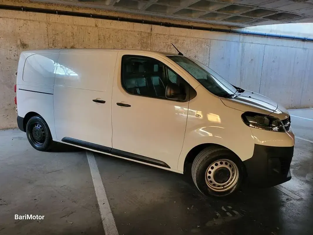 Usado Opel Vivaro Innovation 120 CV (88 kW) 2019 Blanco Monovolumen