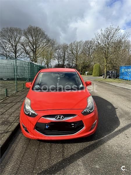 Usado Hyundai ix20 115 CV (84 kW) 2013 Rojo Utilitario