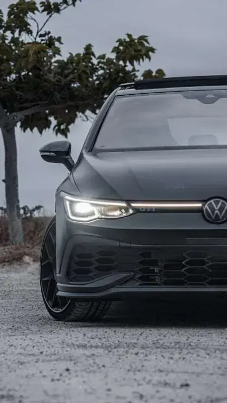 Usado VW Golf VIII GTI 301 CV (221 kW) 2022 Negro Utilitario