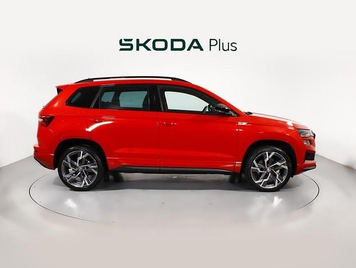 Usado Skoda Karoq SportLine 150 CV (110 kW) 2024 Rojo SUV