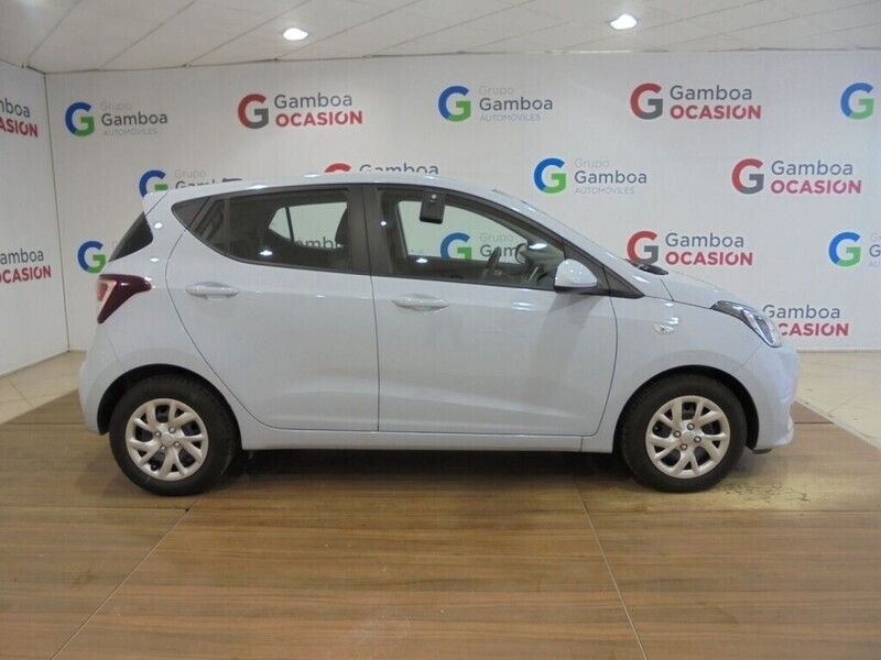 Usado Hyundai i10 66 CV (48 kW) 2019 Azul claro Utilitario
