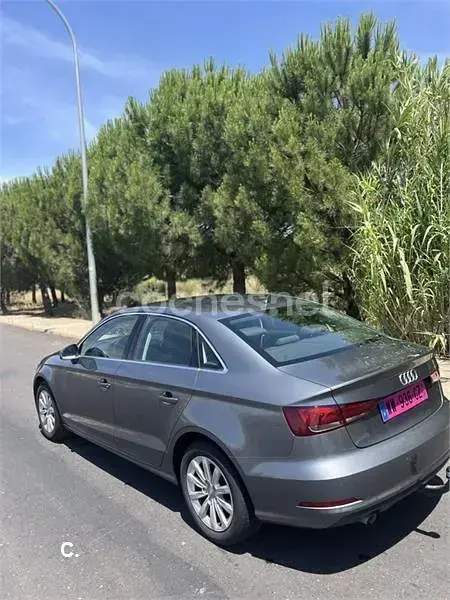 Usado Audi A3 116 CV (85 kW) 2016 Gris / plata Berlina