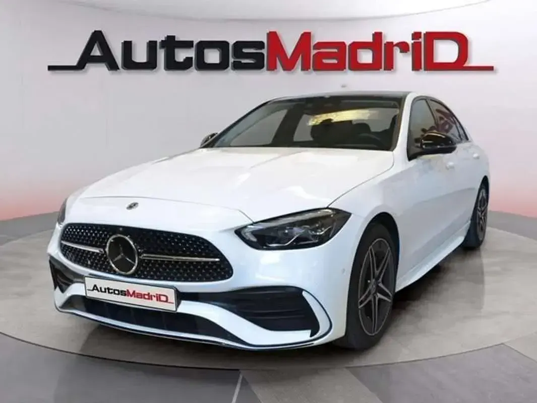 Usado Mercedes E400 381 CV (280 kW) 2024 Blanco Berlina