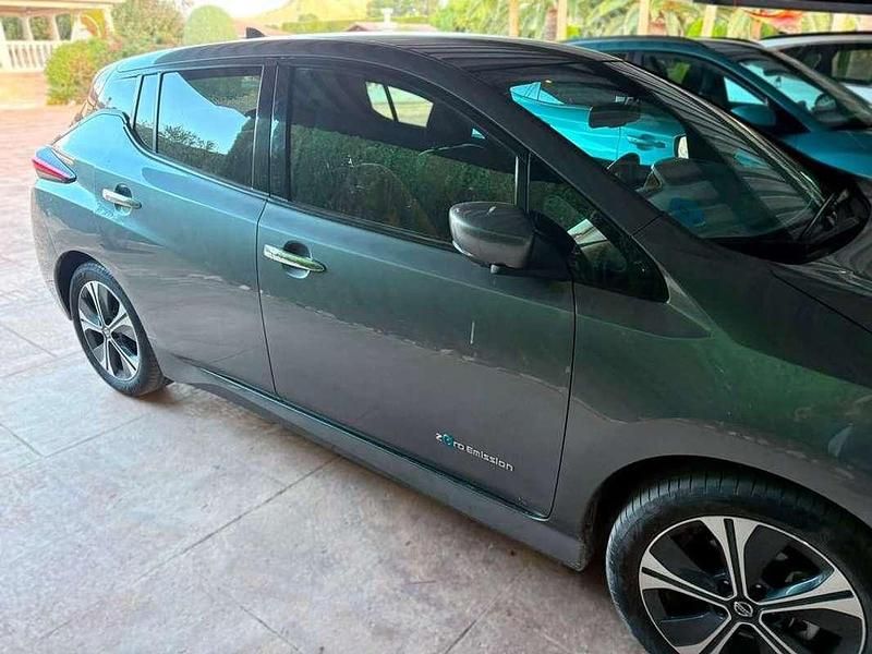 Usado Nissan Leaf Tekna 110 kW (150 CV) 2020 Gris Utilitario