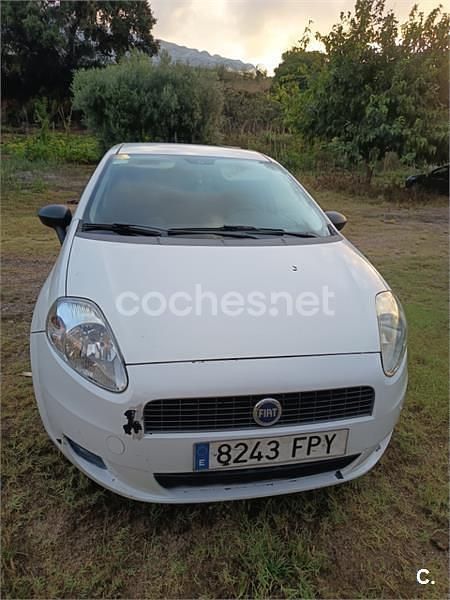 Blanco Usado 2007 Fiat Grande Punto Active Utilitario | 1800 € (Buen precio) - Imagen 1/4