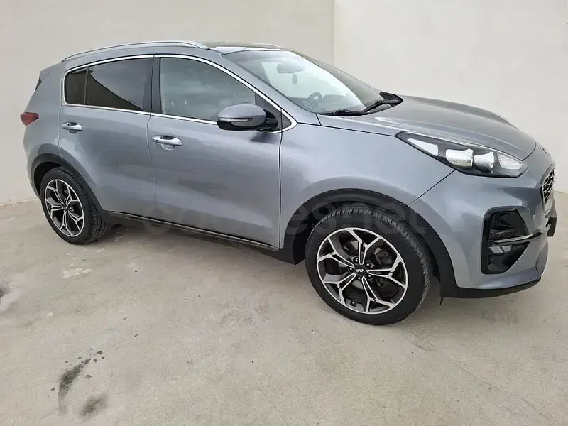 Usado Kia Sportage GT-Line 136 CV (100 kW) 2019 Gris / plata SUV