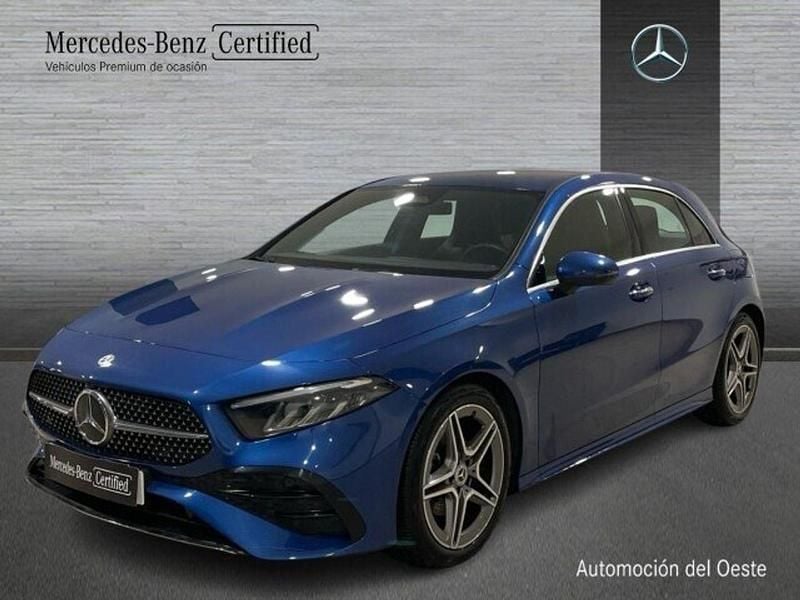 Usado Mercedes A180 AMG line 136 CV (100 kW) 2025 Azul