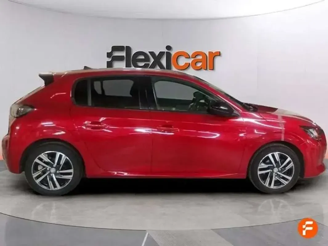 Usado Peugeot 208 Active 102 CV (75 kW) 2022 Rojo Utilitario
