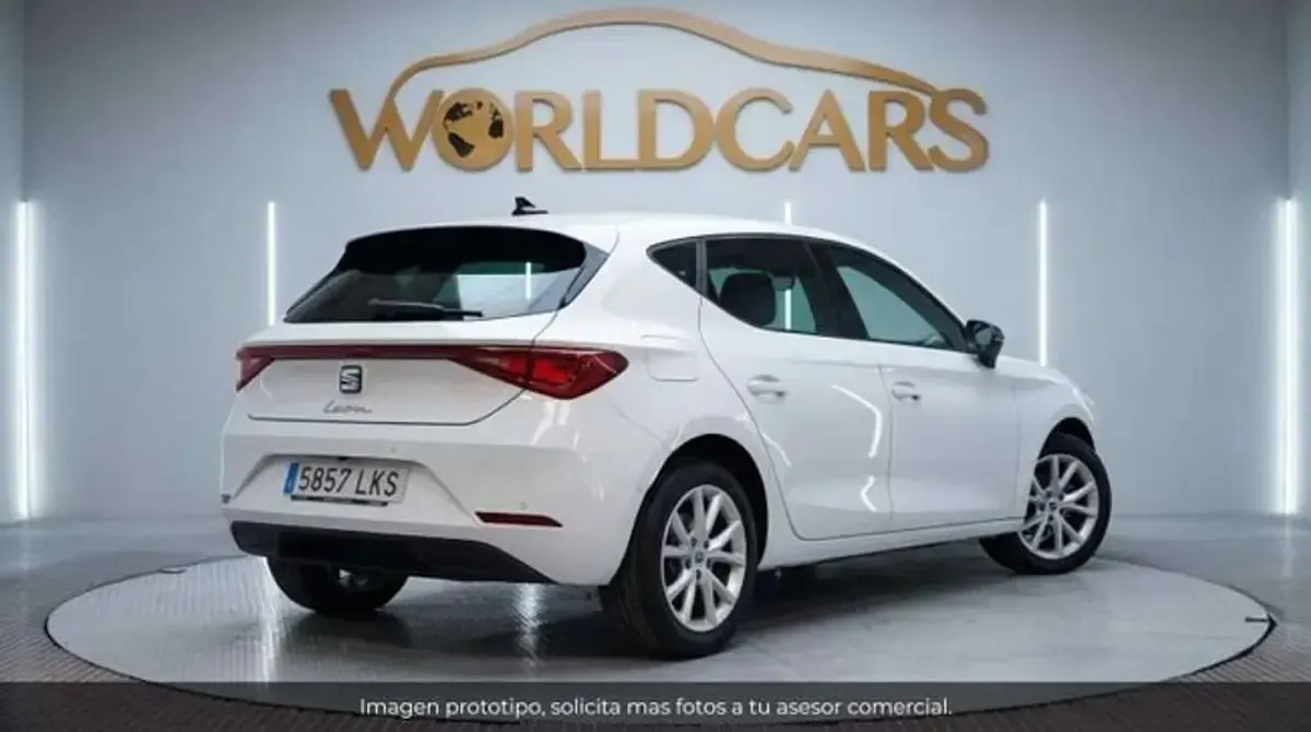 Usado Seat Leon Style 116 CV (85 kW) 2020 Blanco Utilitario