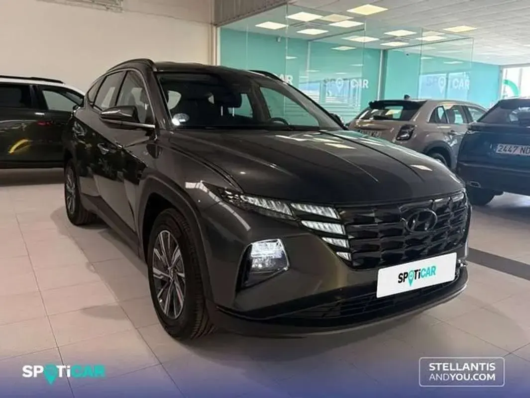 Usado Hyundai Tucson 136 CV (100 kW) 2022 Gris SUV