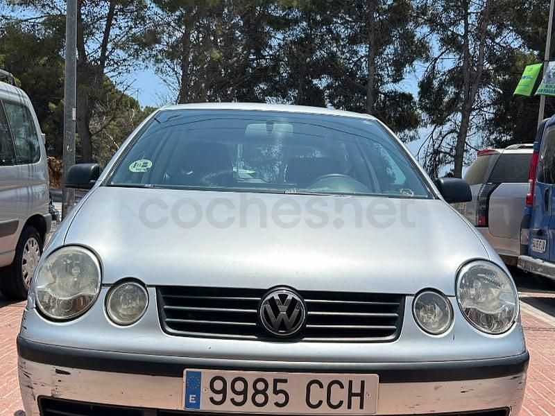 Usado VW Polo Conceptline 65 CV (47 kW) 2002 Gris / plata Berlina