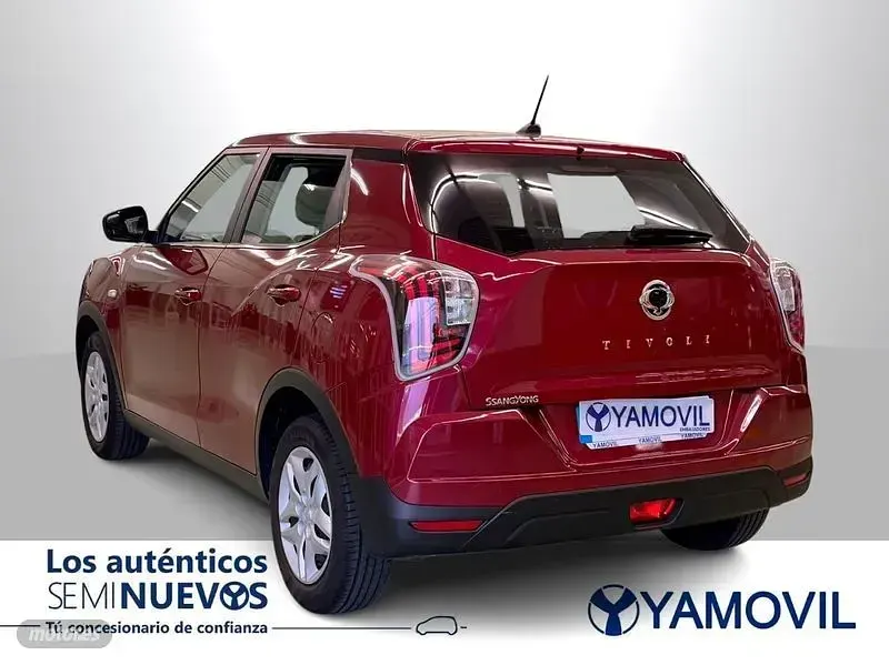 Usado SsangYong Tivoli 128 CV (94 kW) 2022 Rojo SUV