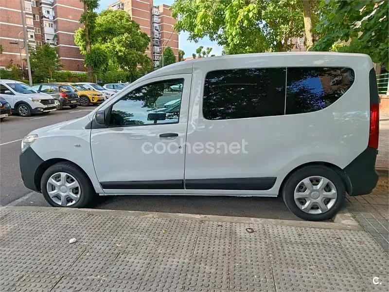 Usado Dacia Dokker Ambiance 75 CV (55 kW) 2018 Blanco Monovolumen