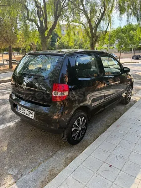 Usado VW Fox 75 CV (55 kW) 2005 Negro Utilitario