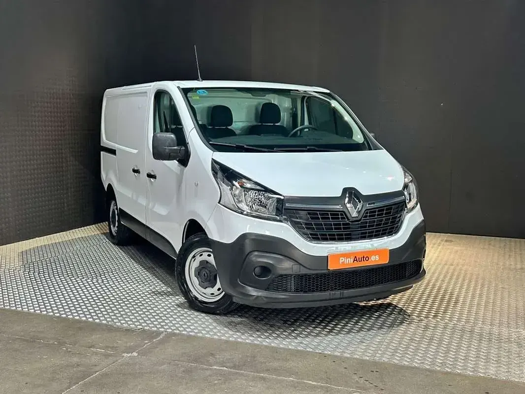 Usado Renault Trafic 145 CV (106 kW) 2022 Blanco Monovolumen