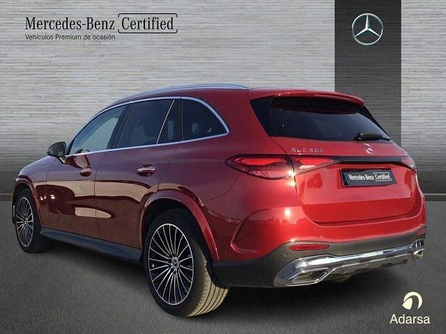 Usado Mercedes GLC200 204 CV (150 kW) 2025 Manufaktur rojo patagonia SUV