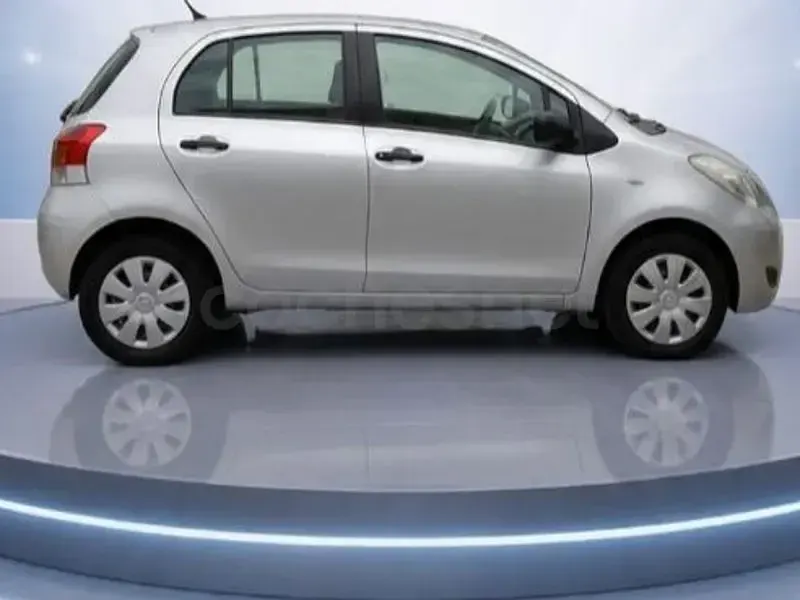 Usado Toyota Yaris Live 69 CV (50 kW) 2009 Gris / plata Utilitario