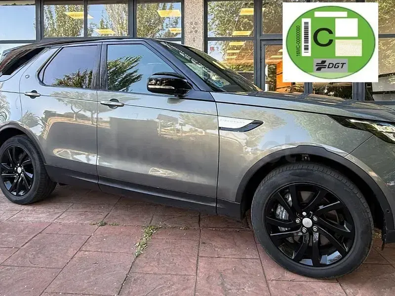 Usado Land Rover Discovery HSE 306 CV (225 kW) 2018 Gris / plata SUV