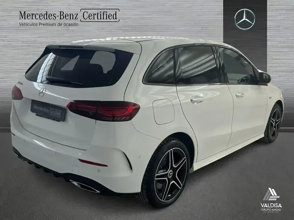 Usado Mercedes B250e 218 CV (160 kW) 2025 Blanco Monovolumen