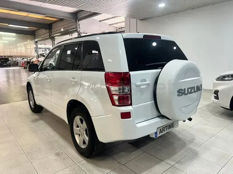 Usado Suzuki Grand Vitara 129 CV (94 kW) 2008 Blanco SUV