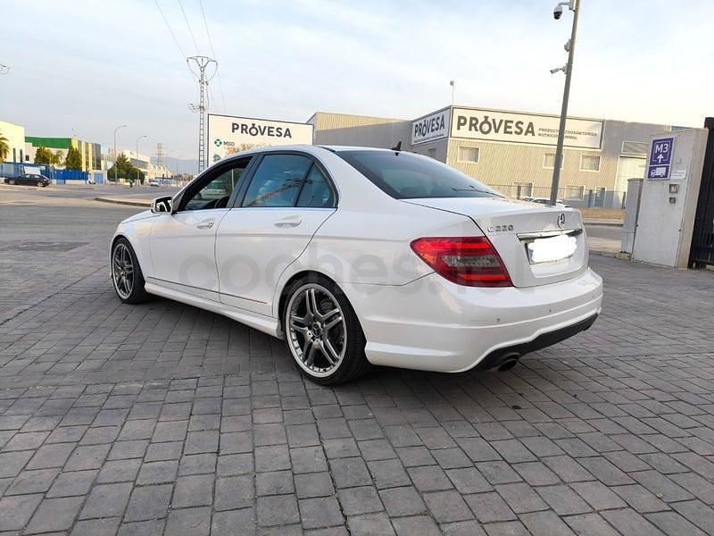 Usado Mercedes C220 Avantgarde 170 CV (125 kW) 2013 Blanco Berlina
