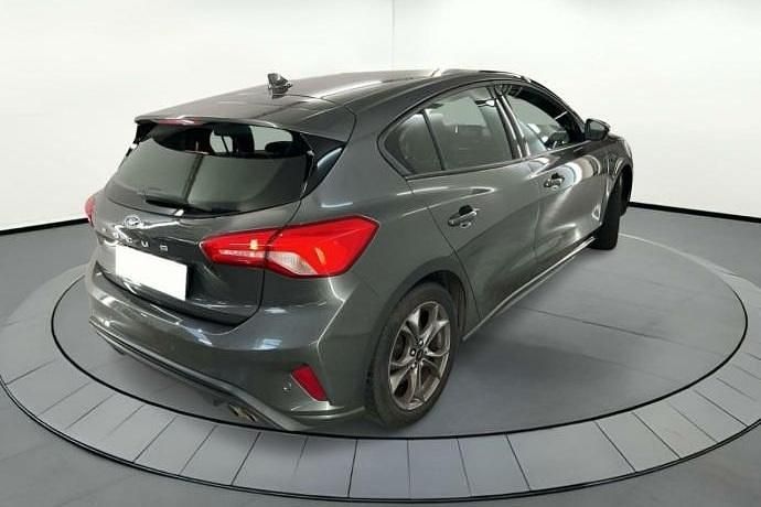 Usado Ford Focus Business Edition 125 CV (91 kW) 2019 Gris Utilitario