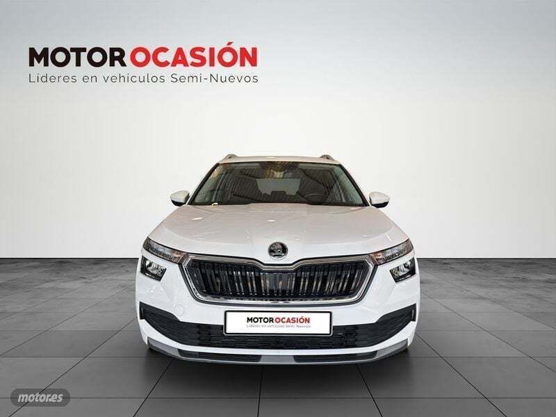 Usado Skoda Kamiq Ambition 110 CV (80 kW) 2021 Blanco SUV