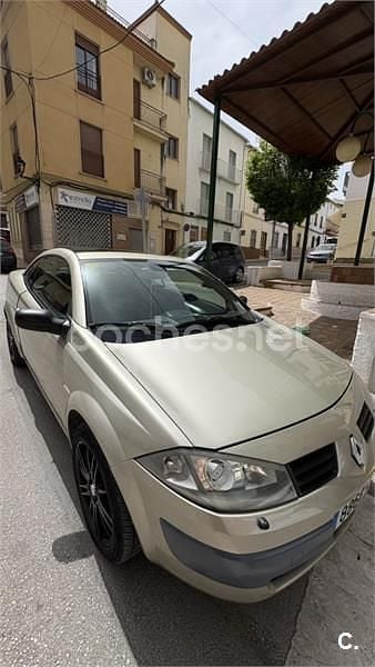 Usado Renault Mégane Cabriolet Dynamique 120 CV (88 kW) 2005 Beige Descapotable