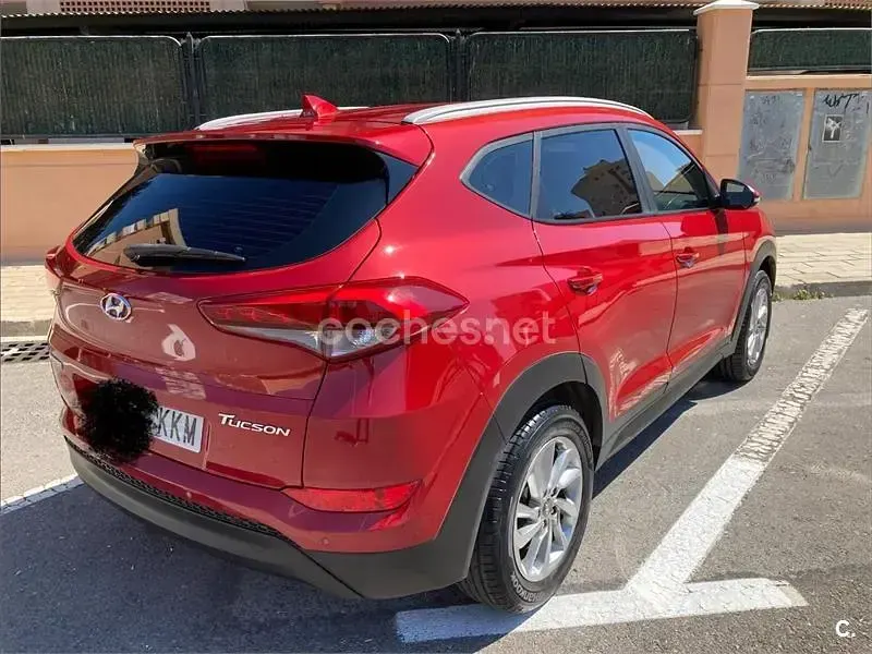 Usado Hyundai Tucson 131 CV (96 kW) 2018 Rojo SUV