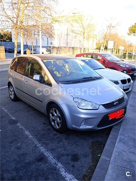 Usado Ford C-MAX Ghia 109 CV (80 kW) 2010 Gris / plata Monovolumen